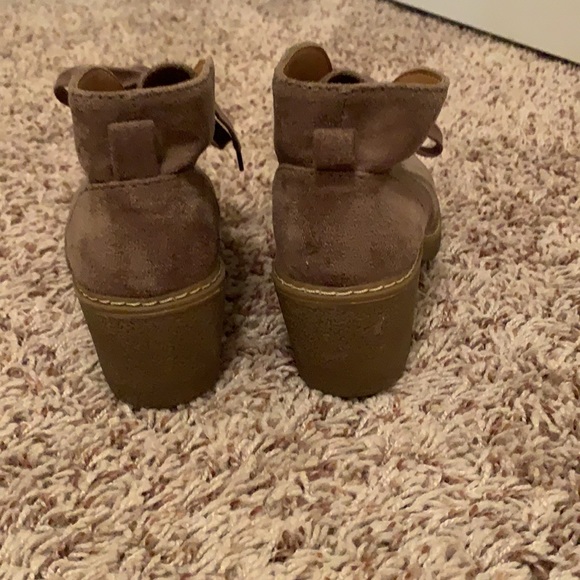 Ankle boot with low heel 🌈 - Picture 3 of 5